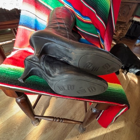 Bandolino knee Boots- 9M- Black leather - Picture 4 of 5